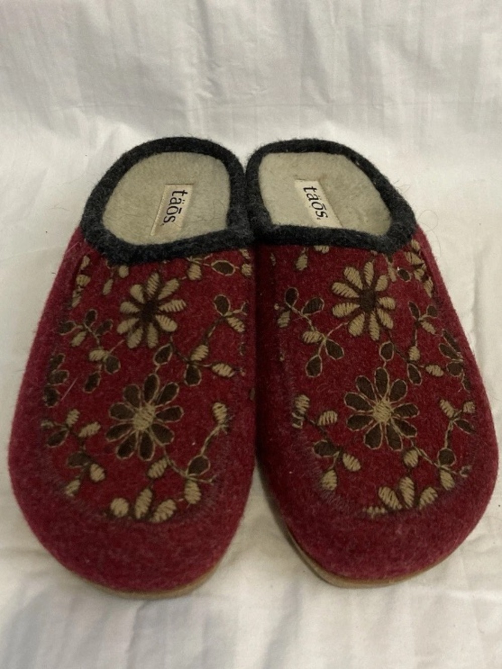 7-27 Taos Women's Wool Clogs Red 43 Natural Embroidered 12